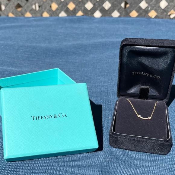 Tiffany & Co. T Smile Pendant ROSE Gold with Diamonds - Picture 4 of 5